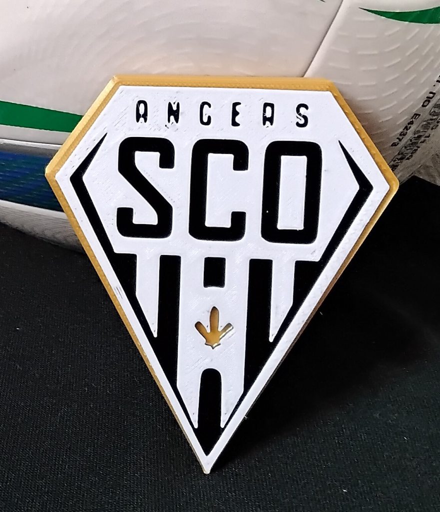 vetements occasion angers